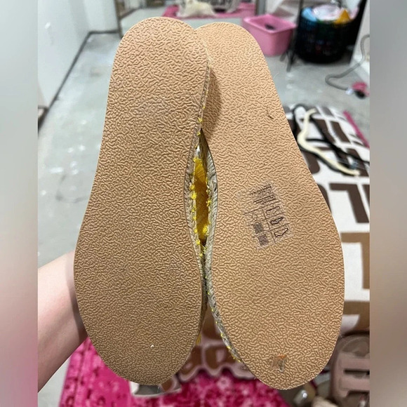 H&M sandals espadrilles criss cross fringe slides yellow embroidered flats - Picture 3 of 3